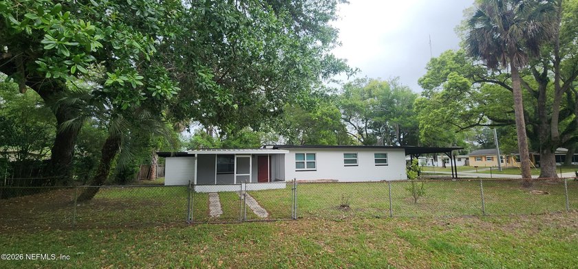 Fully Renovated &amp; Ready to Impress 8223 Brackridge Blvd has been - photo 2