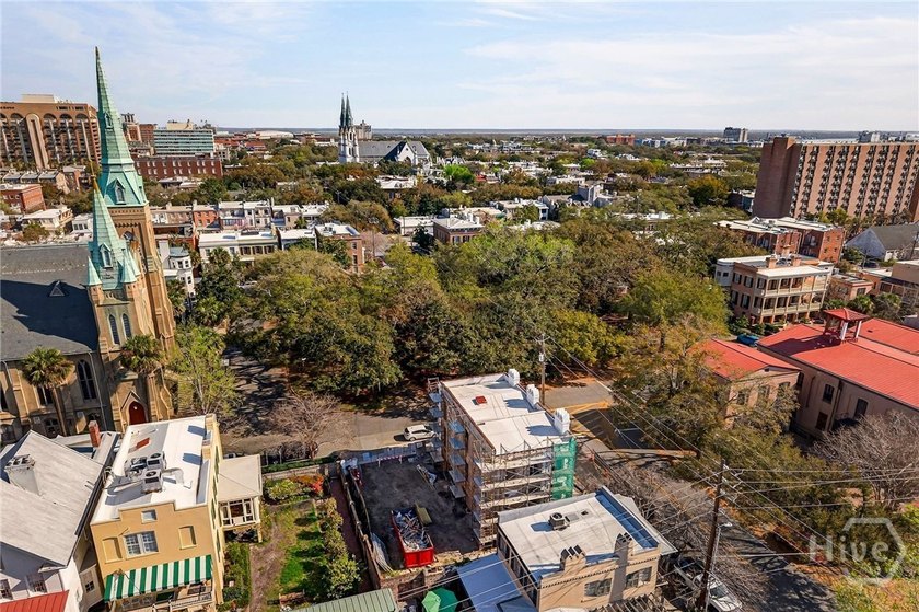 Overlooking Taylor Square, 127 East Gordon Street presents a - photo 28