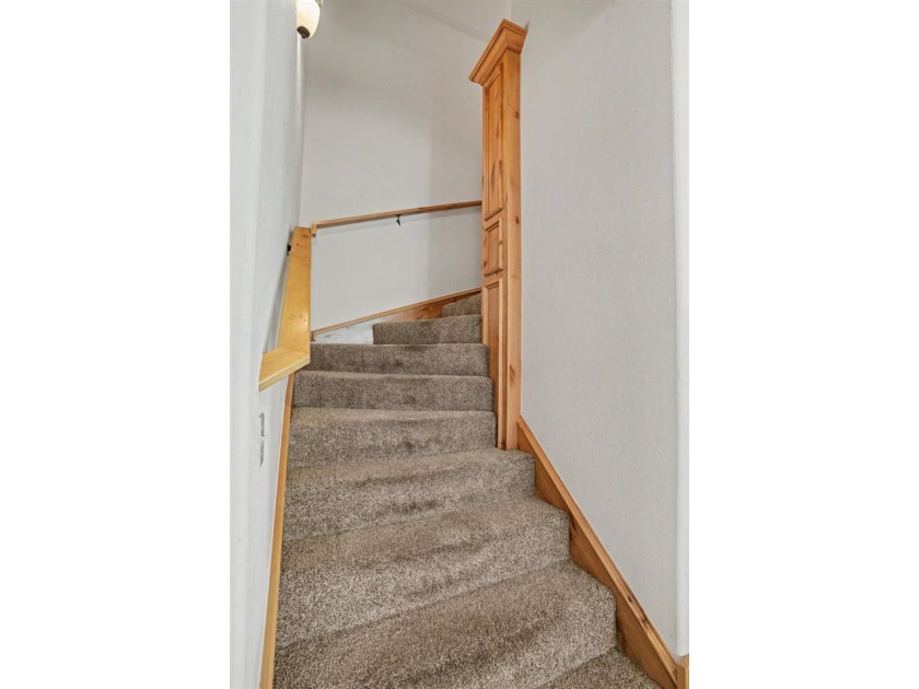 Beautiful home in Medicine Park's Granite Ridge Addition. This 3 - photo 30