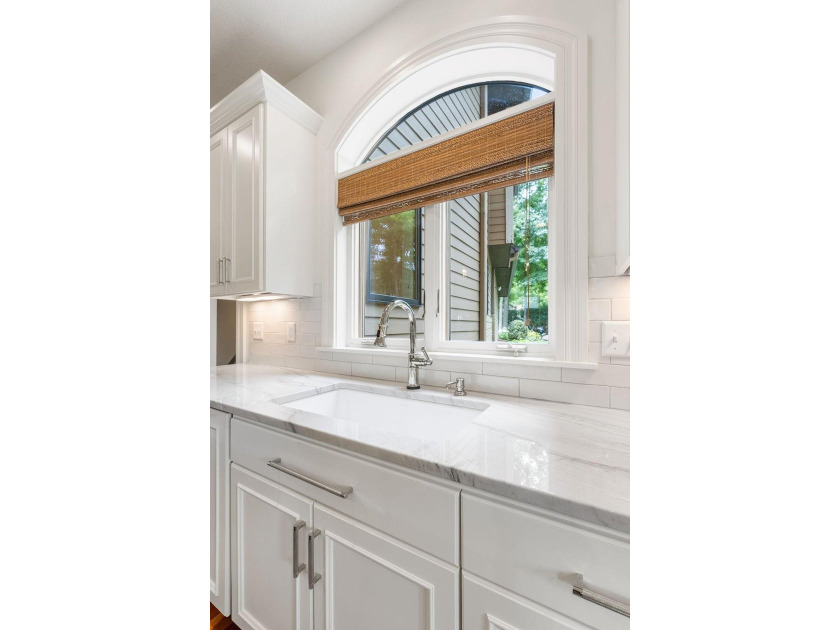 Welcome to 710 Shadyview Lane. Built by Pillar Homes, this - photo 12