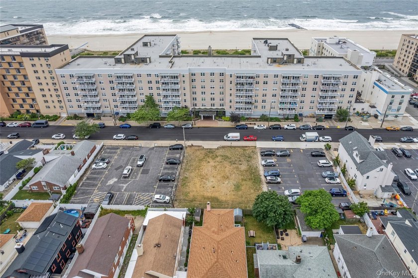 Welcome to 532 E Broadway, a six-unit multi-family building - photo 15