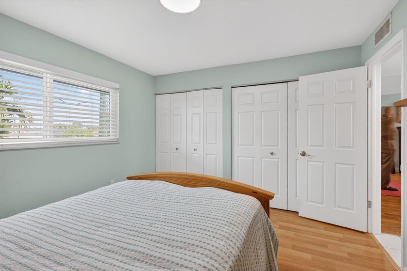 This beautifully updated 2 bedroom, 1 bath condo offers the - photo 18