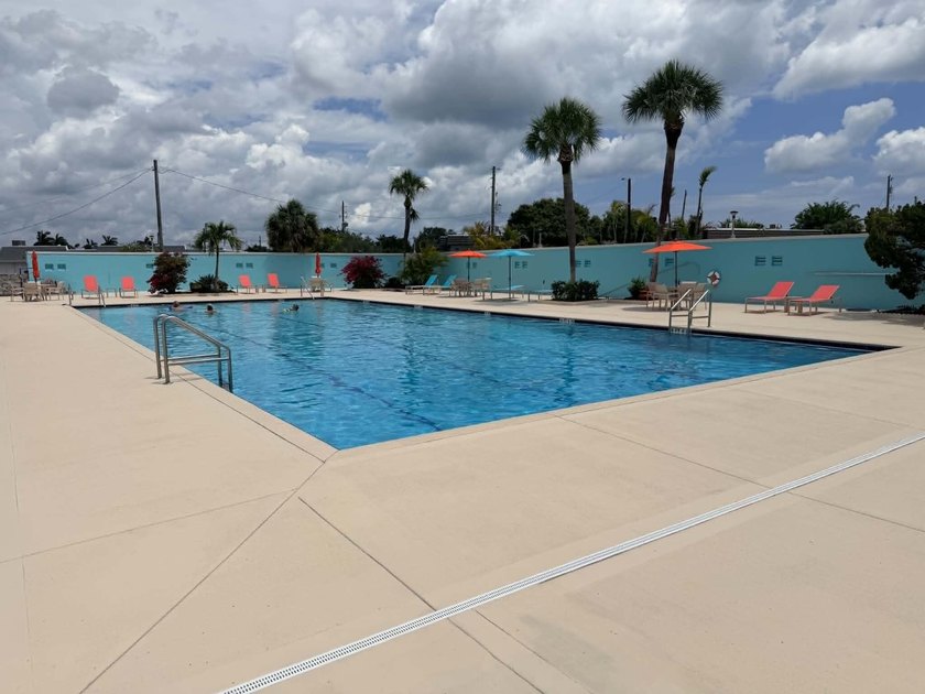 This beautifully updated 2 bedroom, 1 bath condo offers the - photo 23