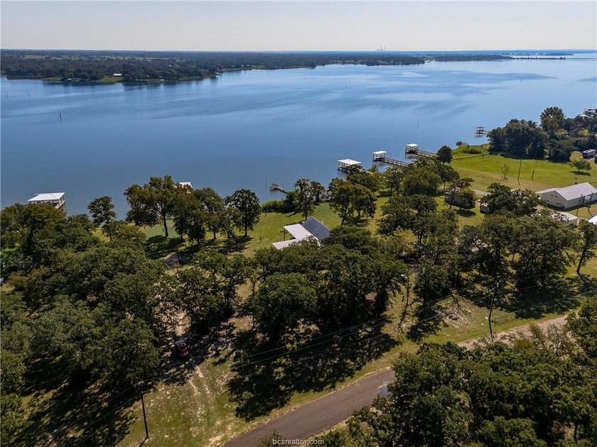 Newly renovated Lake Limestone waterfront home with 210+ feet of - photo 32