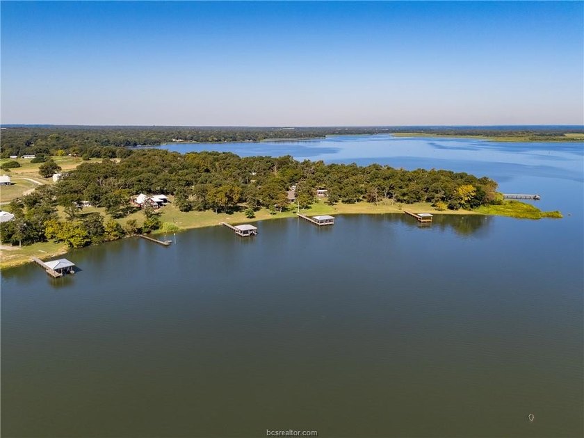 Newly renovated Lake Limestone waterfront home with 210+ feet of - photo 33