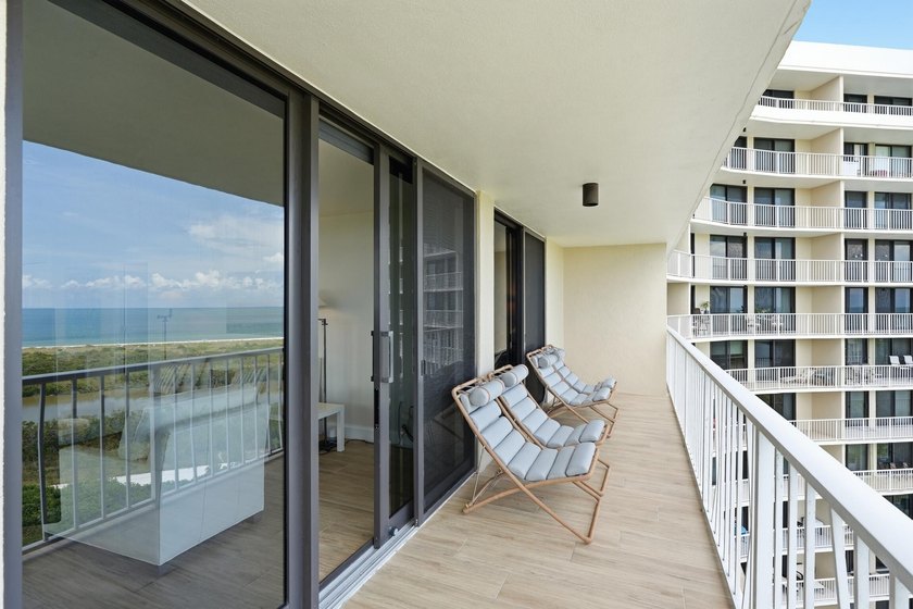 Rarely available, highly sought after 15th-floor corner end unit - photo 33