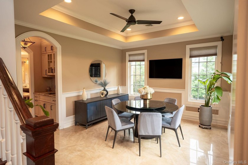 Gorgeous Colonial Style Home Nestled In A Secure And Exclusive - photo 11