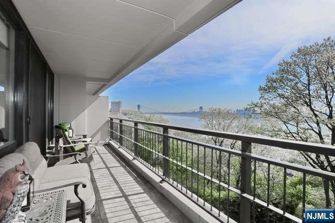 Perched atop the majestic Palisades, this beautifully updated - photo 5