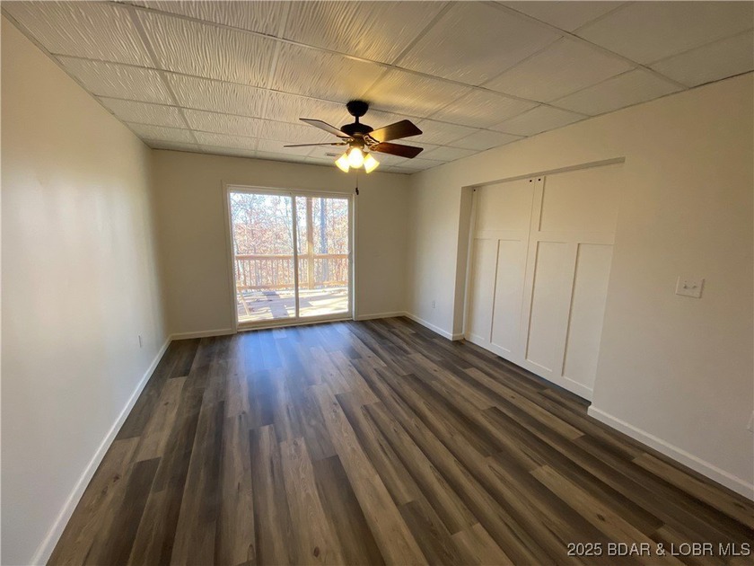 Great location for this adorable home. Home has 5 bedrooms and 5 - photo 26