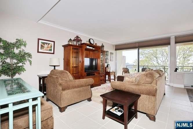 Perched atop the majestic Palisades, this beautifully updated - photo 9