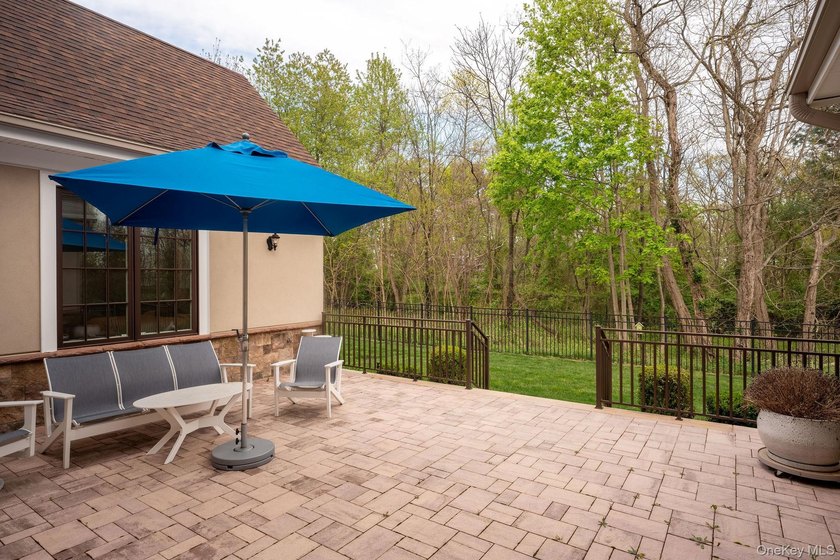 Gorgeous Colonial Style Home Nestled In A Secure And Exclusive - photo 47