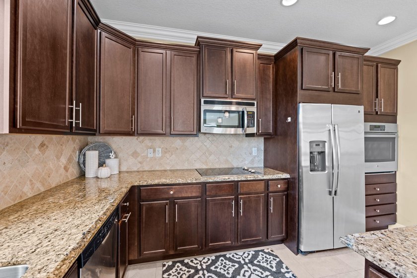 Live large, save big, and enjoy the view. Built in 2014 by Minto - photo 16