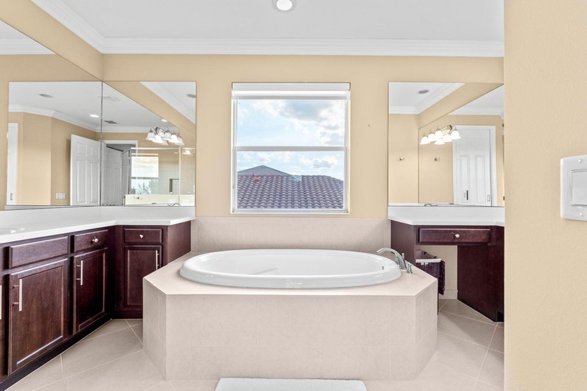 Live large, save big, and enjoy the view. Built in 2014 by Minto - photo 29