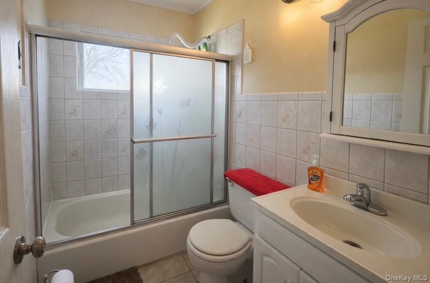 Welcome to this charming home located on a quiet cul-de-sac! - photo 11