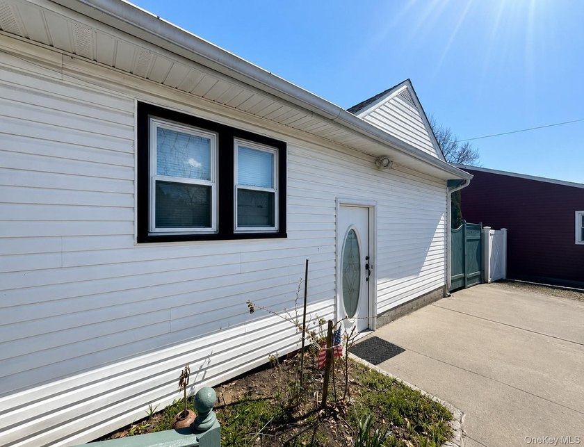 Welcome to this charming home located on a quiet cul-de-sac! - photo 17