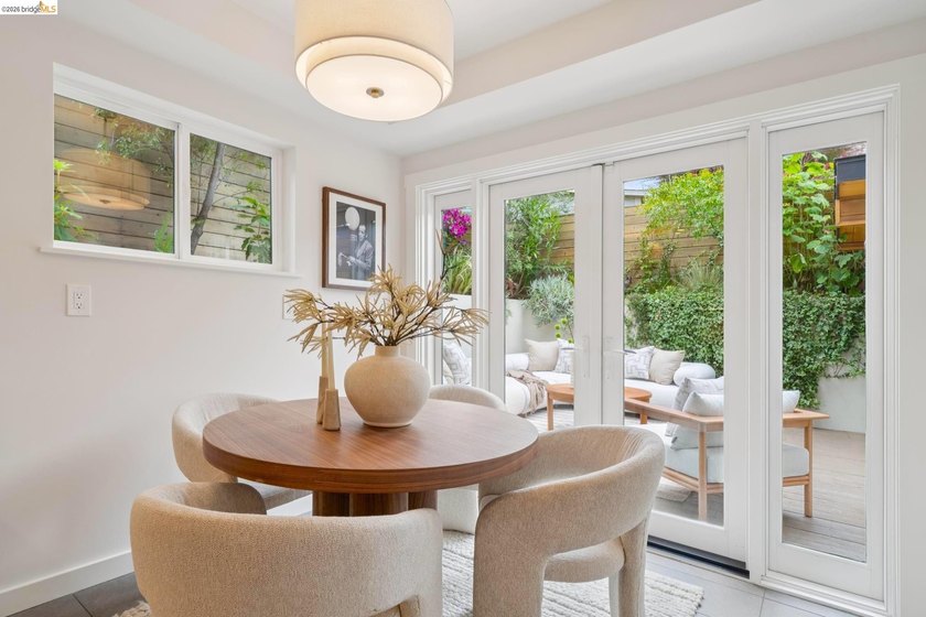 New Listing! Exceptional Glenview Traditional with a - photo 22