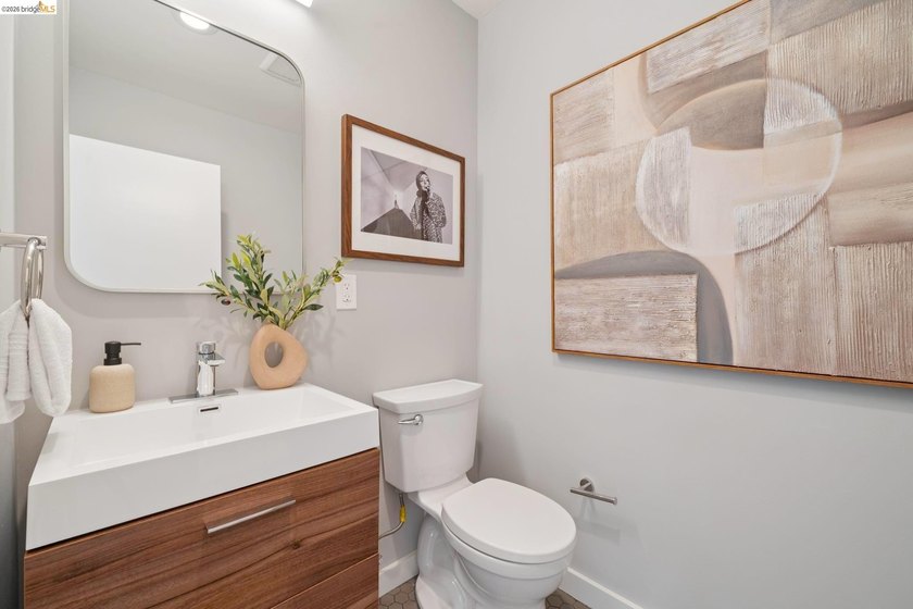 New Listing! Exceptional Glenview Traditional with a - photo 26