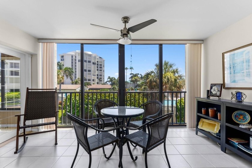 Bright and spacious 2 bedroom 2 bath condo located in the beach - photo 11