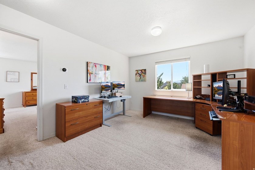 Welcome to this beautiful 3-bedroom, 2.5-bath home tucked away - photo 14