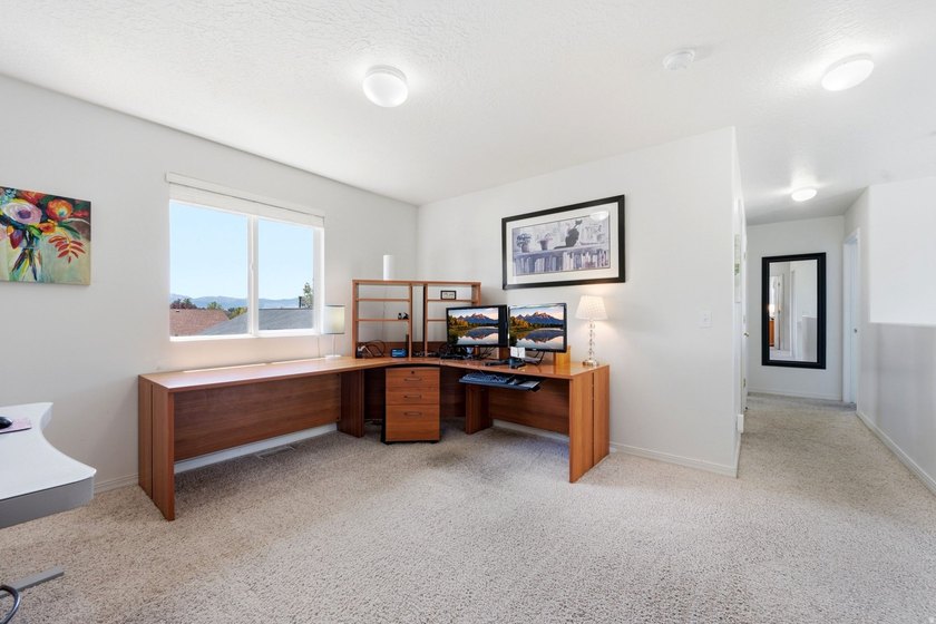 Welcome to this beautiful 3-bedroom, 2.5-bath home tucked away - photo 16