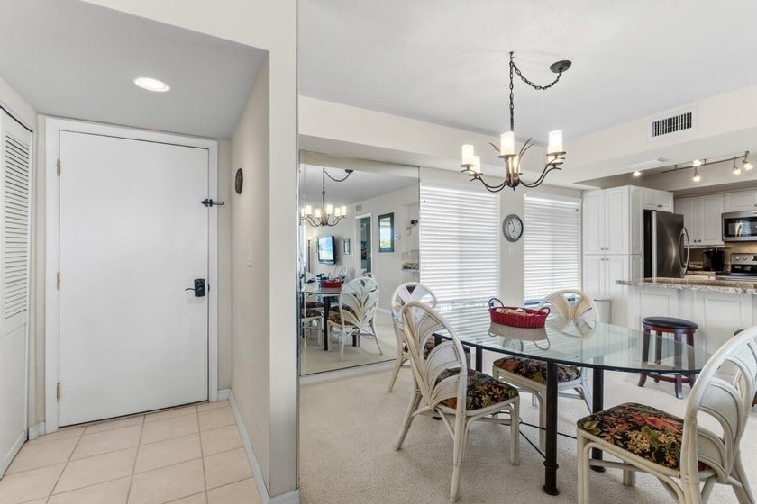 Bright and spacious 2 bedroom 2 bath condo located in the beach - photo 23