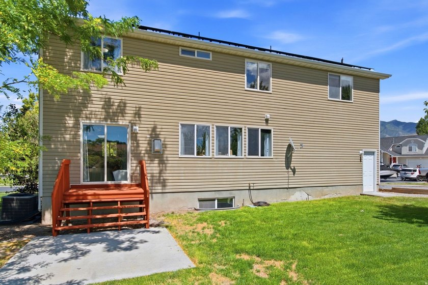 Welcome to this beautiful 3-bedroom, 2.5-bath home tucked away - photo 29