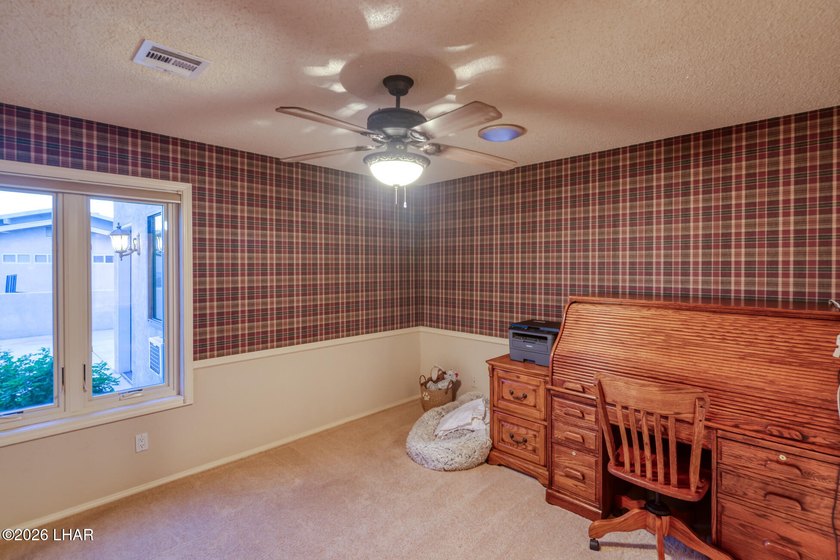 ONE OWNER CUSTOM HOME!!!! Absolutely mint condition and upgraded - photo 26