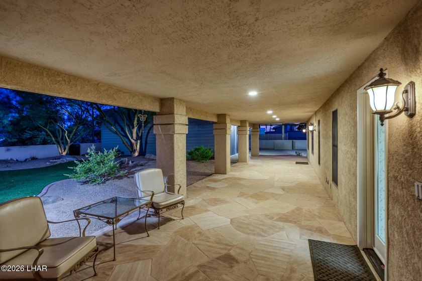 ONE OWNER CUSTOM HOME!!!! Absolutely mint condition and upgraded - photo 32