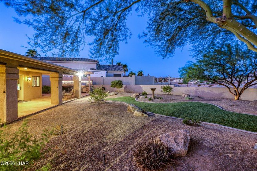 ONE OWNER CUSTOM HOME!!!! Absolutely mint condition and upgraded - photo 34