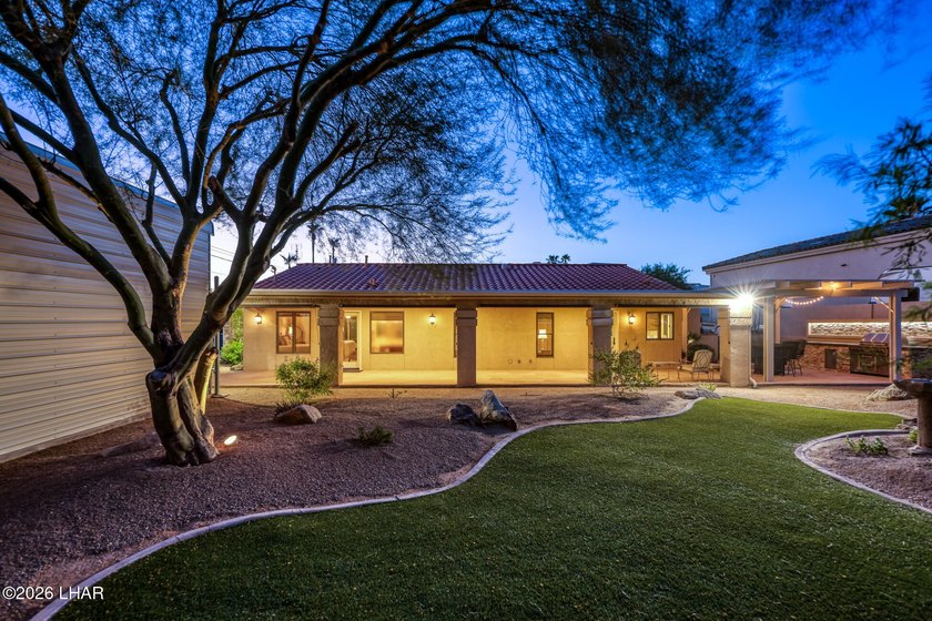 ONE OWNER CUSTOM HOME!!!! Absolutely mint condition and upgraded - photo 35