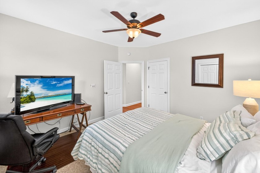 Beautifully updated and offered fully furnished, this spacious - photo 40