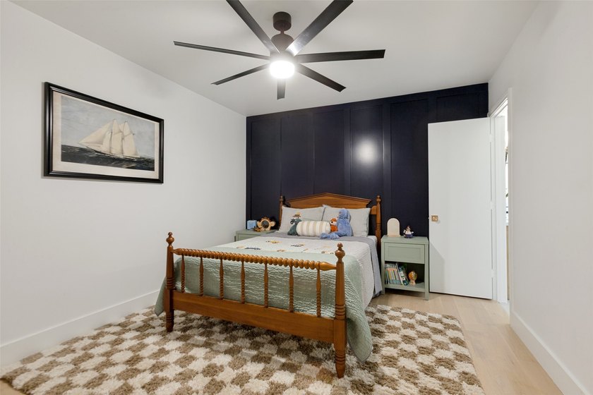 Nestled in the heart of highly sought-after Canyon Creek and - photo 21