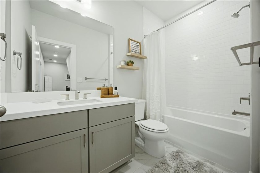 Beautifully upgraded townhome located in the desirable Westshore - photo 23