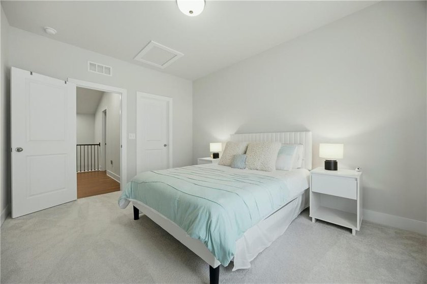 Beautifully upgraded townhome located in the desirable Westshore - photo 32