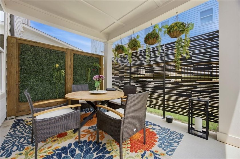 Beautifully upgraded townhome located in the desirable Westshore - photo 33