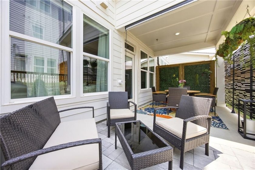 Beautifully upgraded townhome located in the desirable Westshore - photo 35