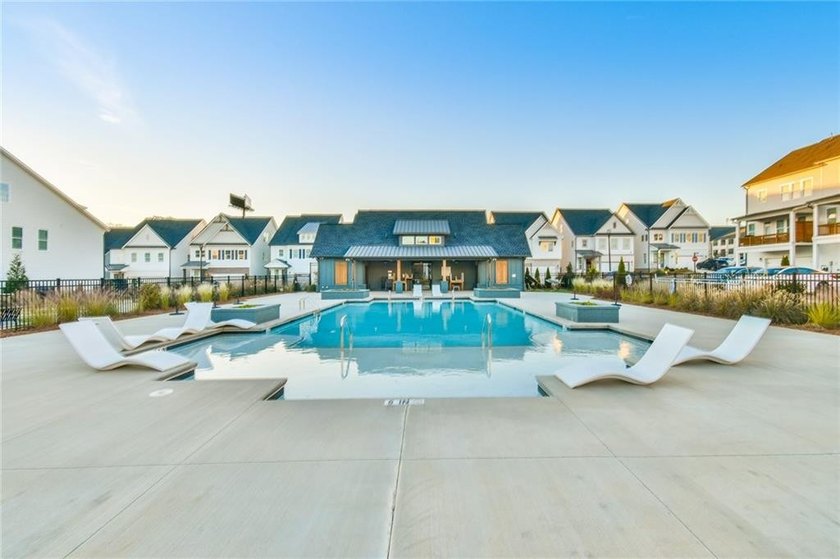 Beautifully upgraded townhome located in the desirable Westshore - photo 36