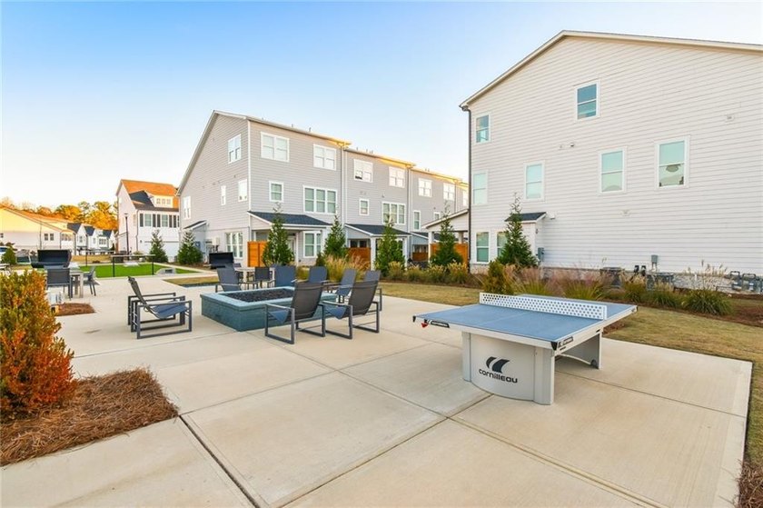Beautifully upgraded townhome located in the desirable Westshore - photo 38
