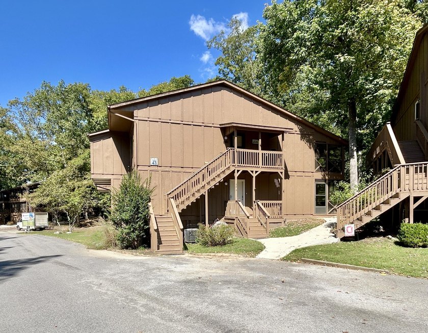 ESTATE SALE of this ground floor unit with or without - photo 2