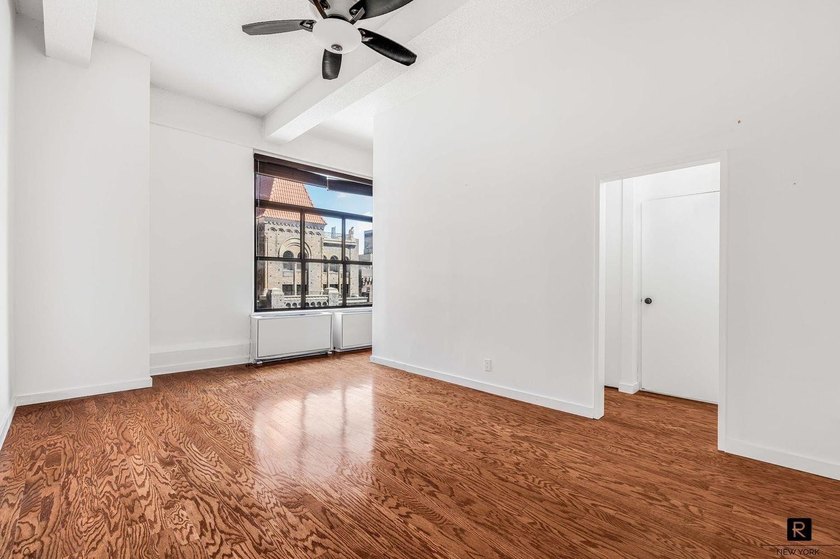 NEW TO MARKET! High above Madison Avenue in the heart of Murray - photo 2