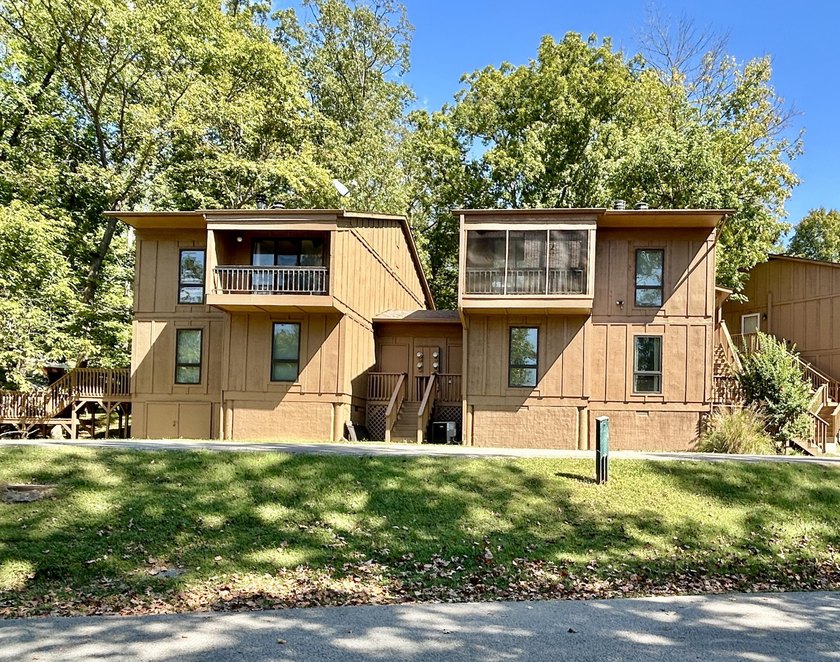 ESTATE SALE of this ground floor unit with or without - photo 3