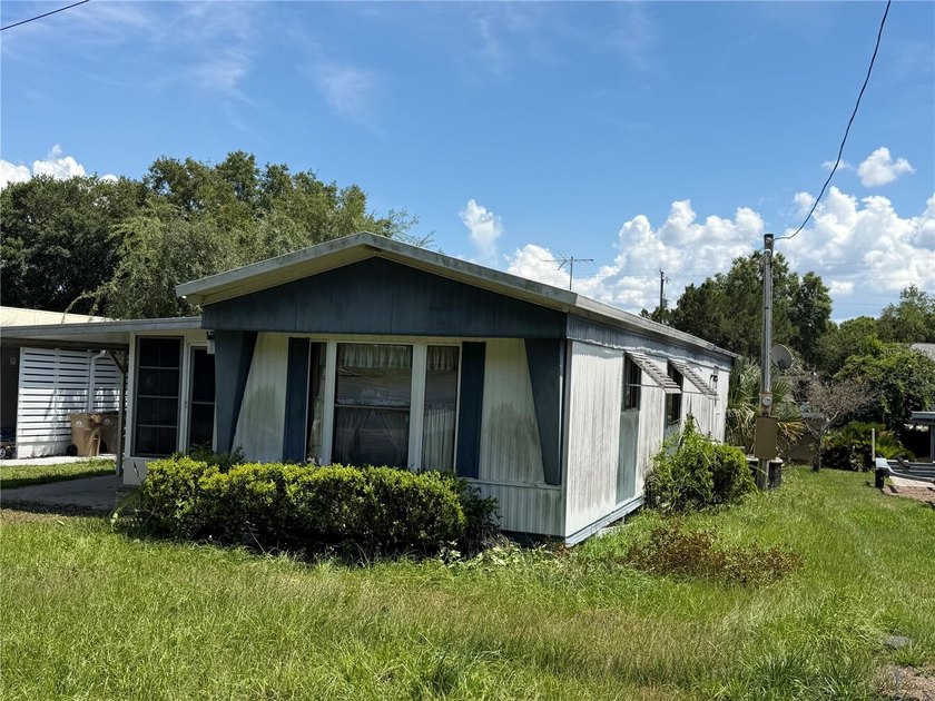 -Investor or Handyman special waterfront opportunity on the - photo 3