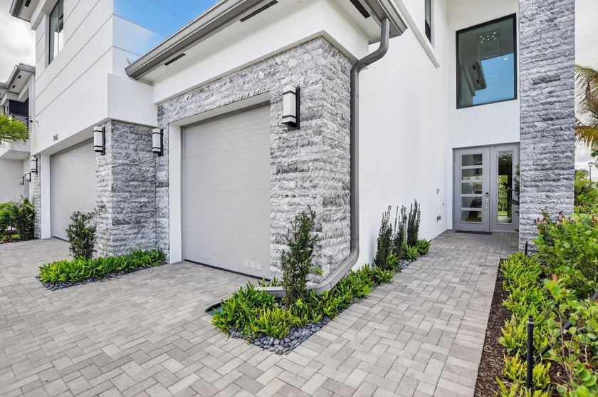 Brand New Home 5/5 upgraded in Lotus Edge. Don't wait to build - photo 3