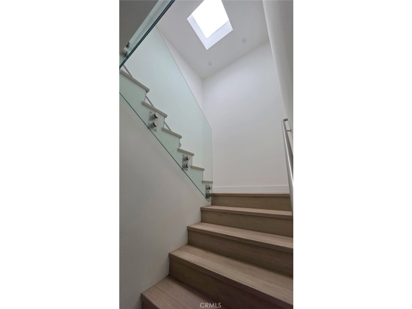 Modern luxury blends with Mid-Century in Weatherly Bay with a 25 - photo 27
