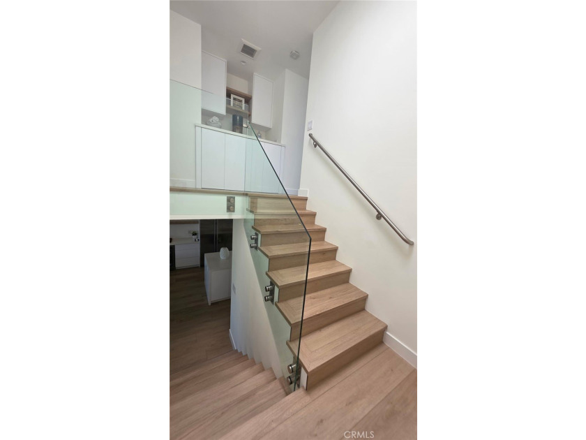 Modern luxury blends with Mid-Century in Weatherly Bay with a 25 - photo 28