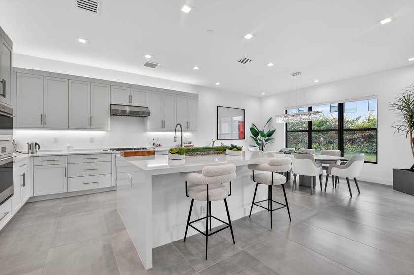 Brand New Home 5/5 upgraded in Lotus Edge. Don't wait to build - photo 9
