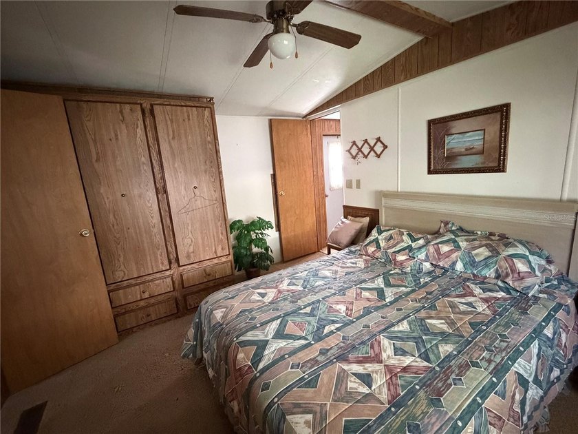 -Investor or Handyman special waterfront opportunity on the - photo 10