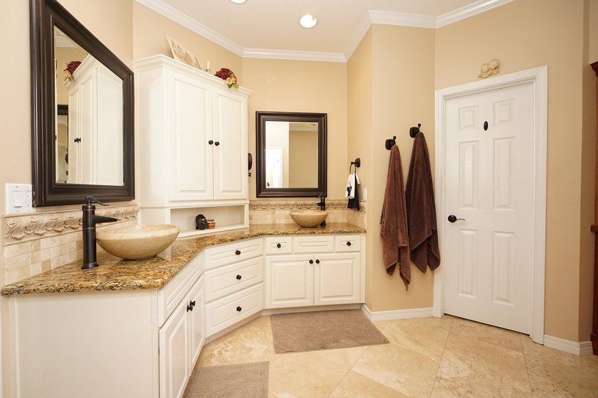 Lovely four-bedroom home situated on a spacious lot in the - photo 36