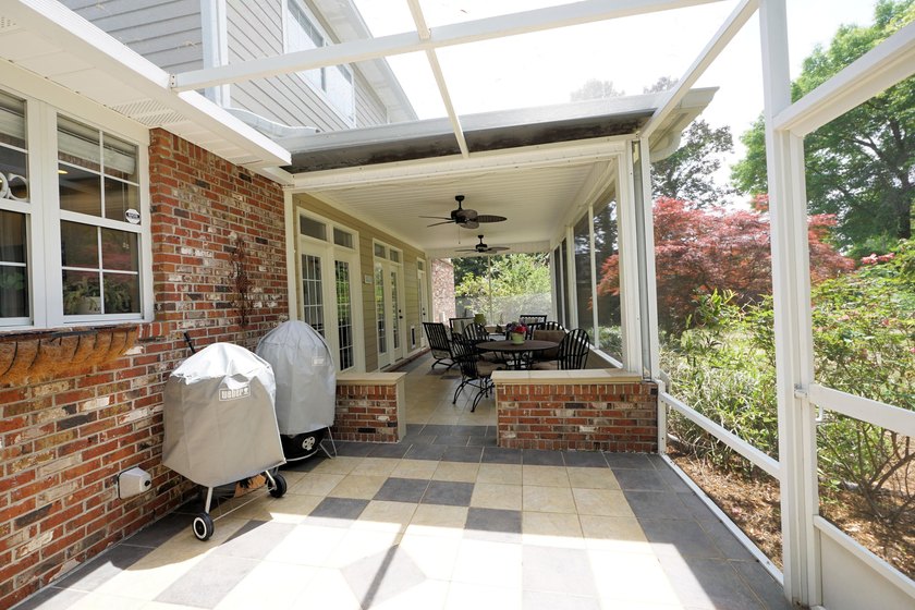Lovely four-bedroom home situated on a spacious lot in the - photo 50