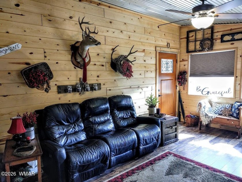 Cozy 3-bedroom, 1.5-bath home in the desirable White Mountain - photo 13